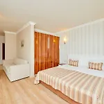 Penelope Palace & Lejlighedshotel Pomorie