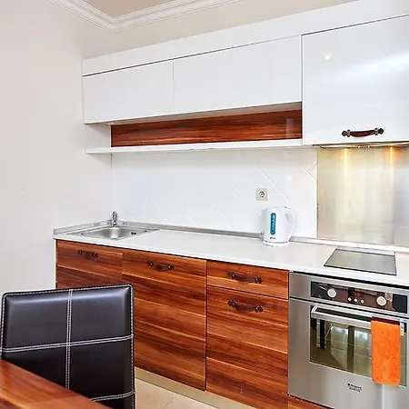 Penelopa Palace & 4* بوموري