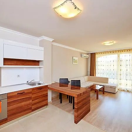 Penelopa Palace & شقة فندقية