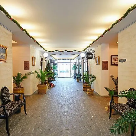 Penelopa Palace & شقة فندقية بوموري