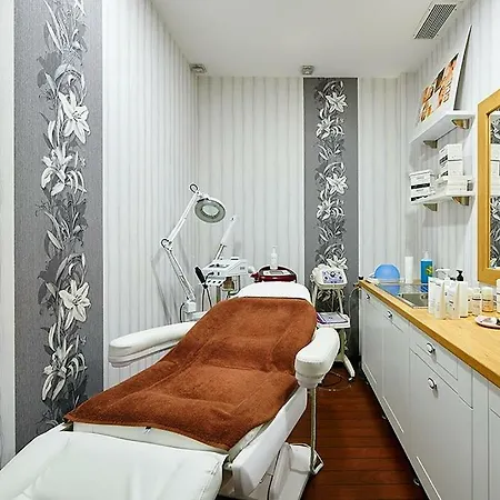 Penelopa Palace & شقة فندقية 4*