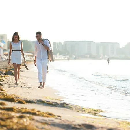 Penelopa Palace & شقة فندقية بوموري