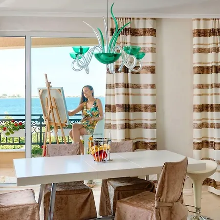 Penelopa Palace & 4* بوموري