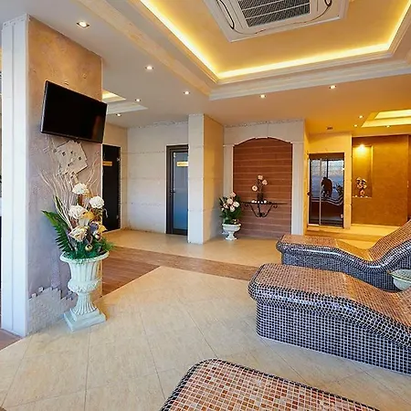 Penelope Palace & Lejlighedshotel Pomorie