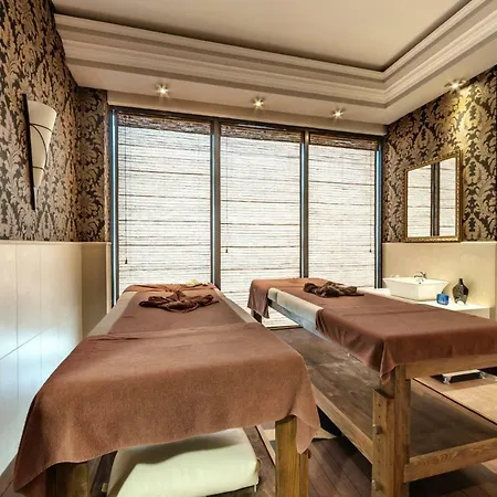 Penelopa Palace & شقة فندقية