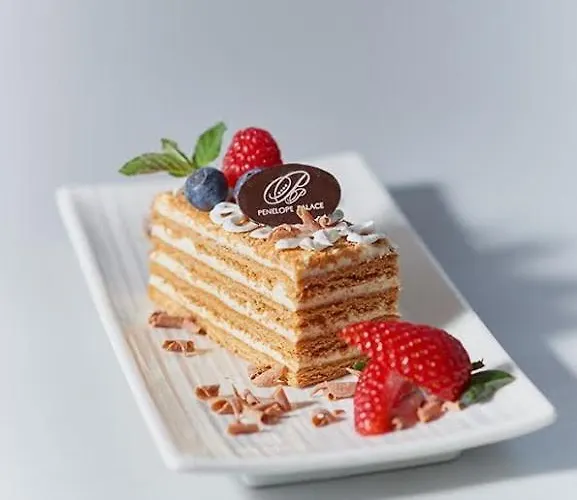 Penelopa Palace & פומורי