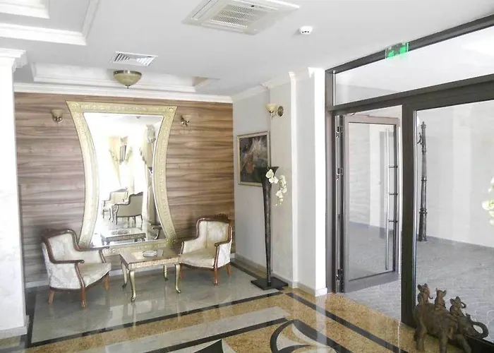 Penelopa Palace & מלון דירות 4*