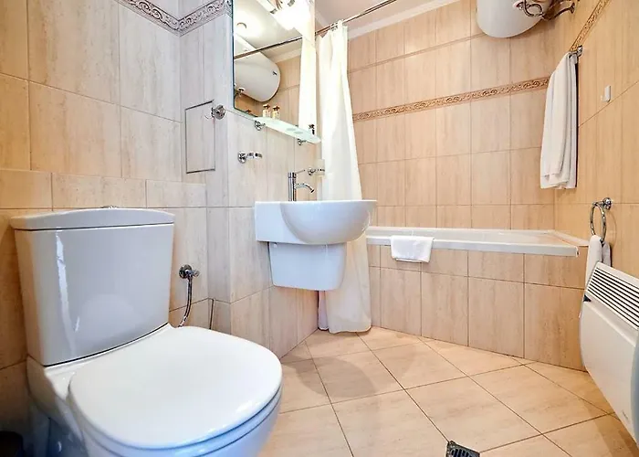 Penelopa Palace & פומורי