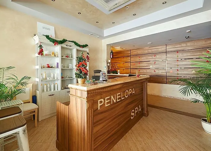 מלון דירות Penelopa Palace & 4*