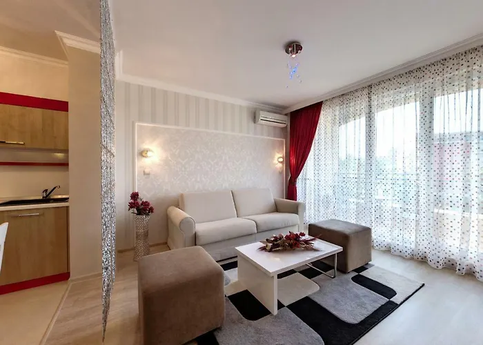 Penelopa Palace & מלון דירות 4*