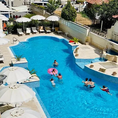 Aparthotel Penelope Palace & 4*