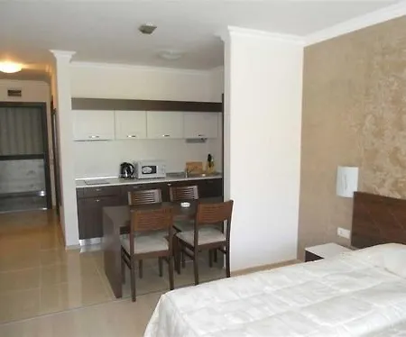 Penelopa Palace & Lejlighedshotel Pomorie