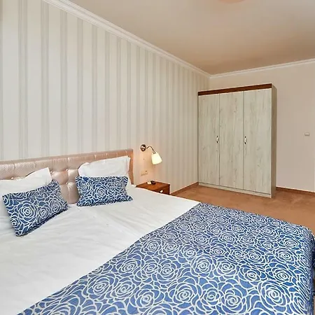 Penelope Palace & Aparthotel