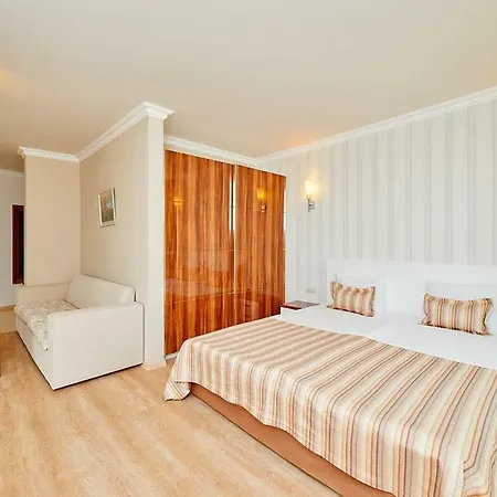 Penelopa Palace & Lejlighedshotel Pomorie