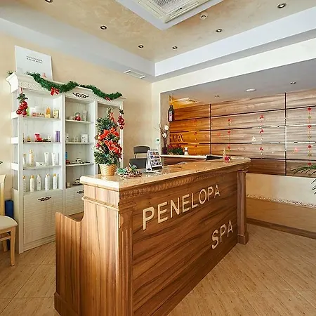 Ξενοδοχείο με διαμερίσματα Penelope Palace & 4*