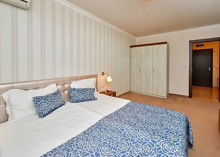 Penelopa Palace & 아파트호텔