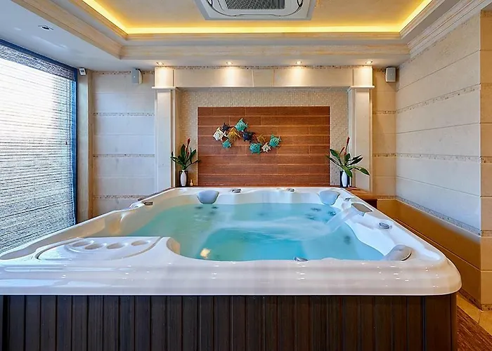 Penelopa Palace & 아파트호텔 포마리