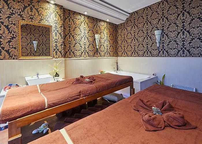 Penelopa Palace & 포마리